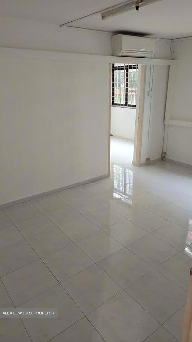 Blk 102 Crescent View (Queenstown), HDB 3 Rooms #638622691
